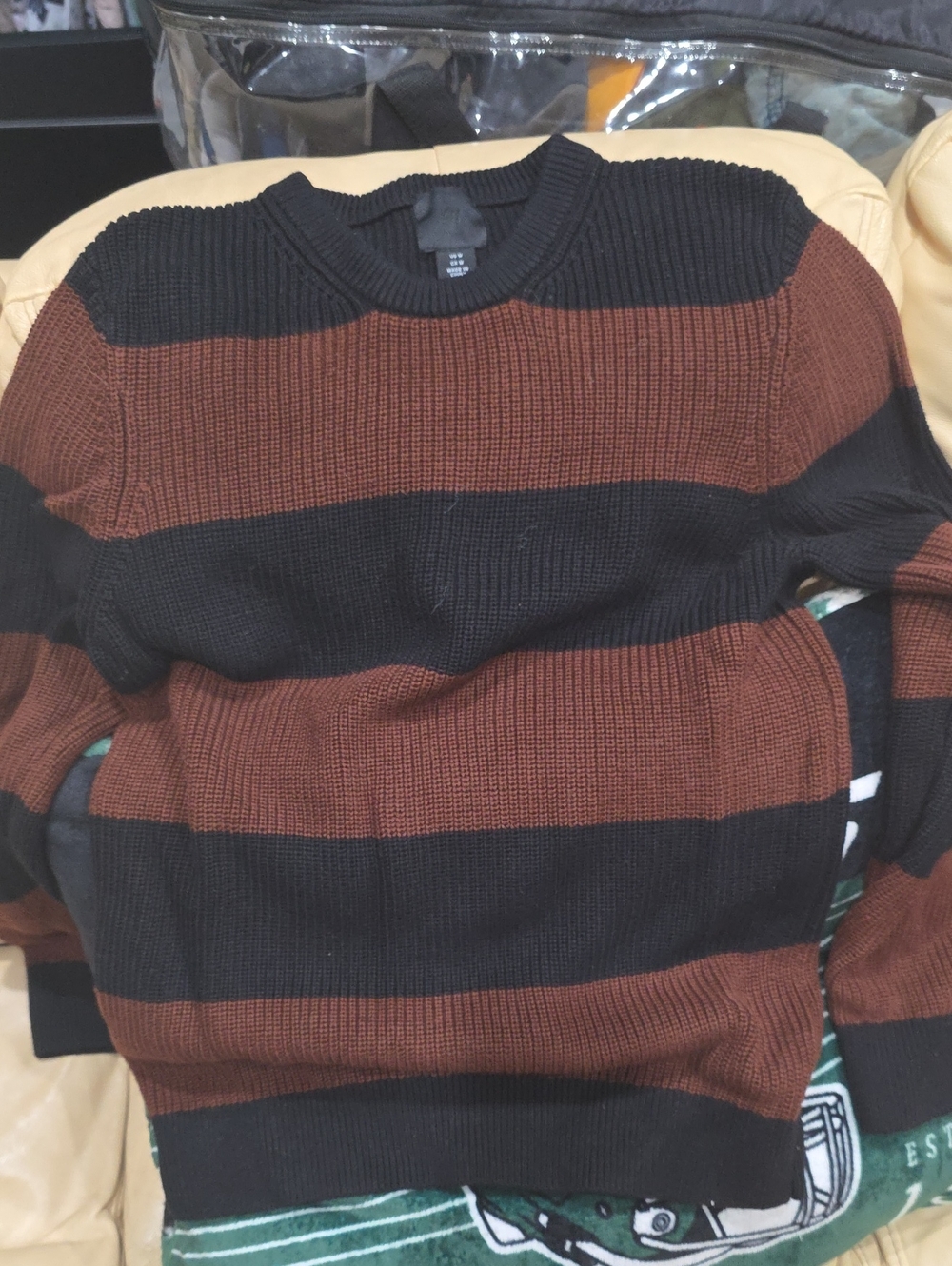 H&M Men's Black and Brown Striped Crewneck Sweater